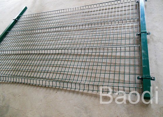 低炭素鋼鉄と不透明なハイウェーの交通安全の緑の金網の塀半