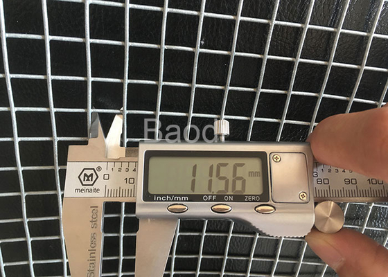 17のゲージによって電流を通されるハードウェア布の鋼線材料36"ロール広く