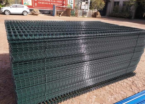 溶接された鉄の角目に塗る6ftの庭の金網の塀ポリ塩化ビニール